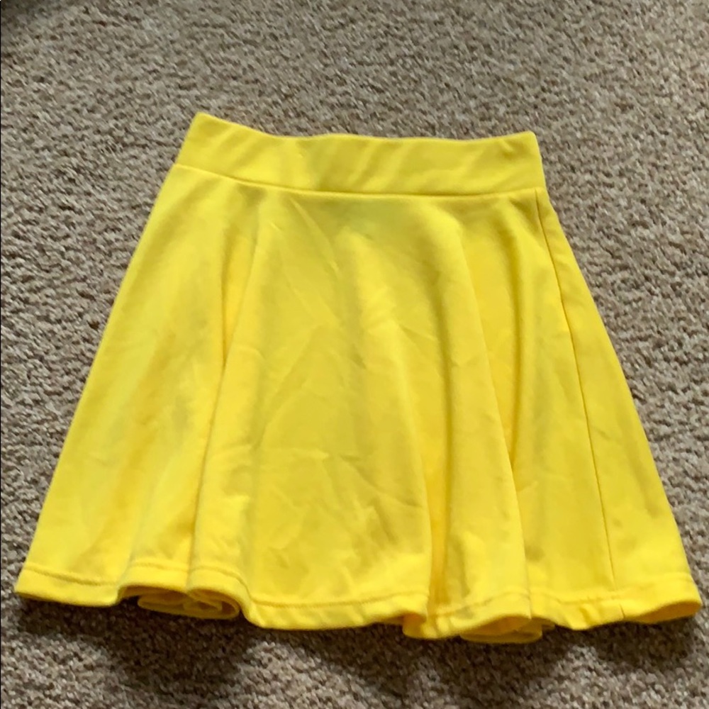 small yellow mini skirt
